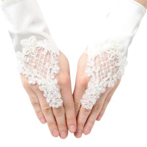 Elfenbeinfarbene Mädchen-Satinhandschuhe mit geschwungener Spitze, Perlen und Pailletten für Kommunion und Blumenmädchen