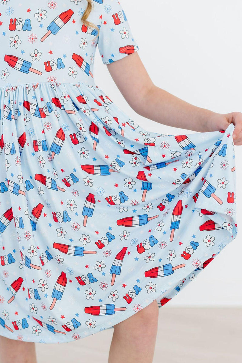 Proudly Patriotic Kleid mit schwingendem Rock – Taschen, Kurzarm