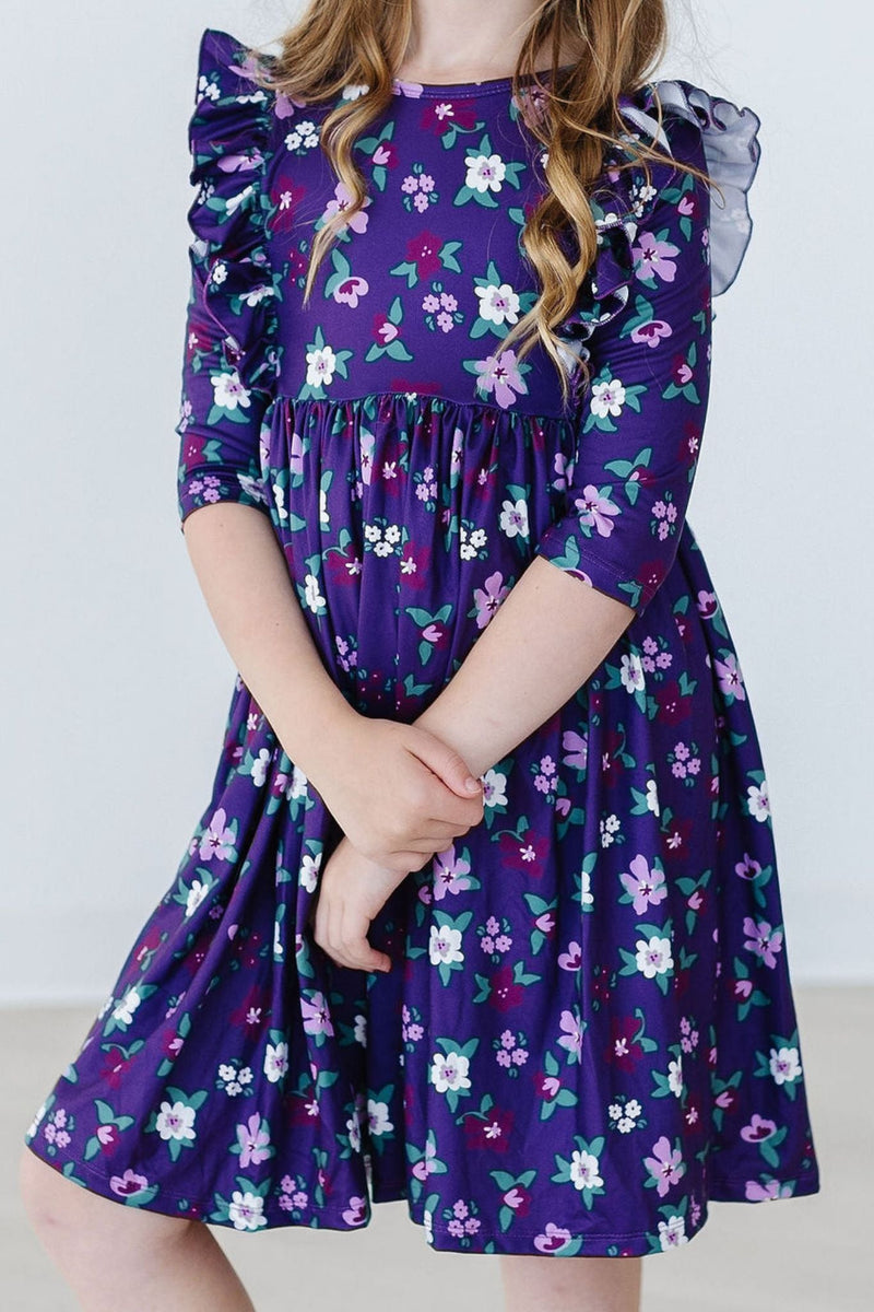 Violets Bloom Kleid mit schwingendem Rock – Rüschen