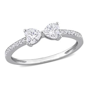 Mimi & Max Ring mit zwei Herzmotiven aus Sterlingsilber mit synthetischem Moissanit – 3/5 ct DEW