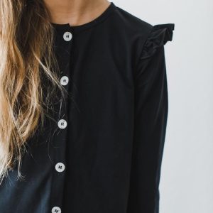 Strickjacke – Rüschen, Schwarz