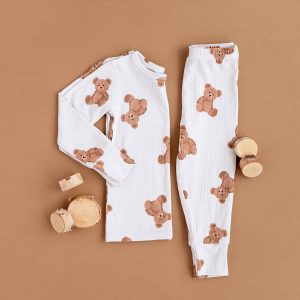 Geripptes zweiteiliges langes Set – Bear