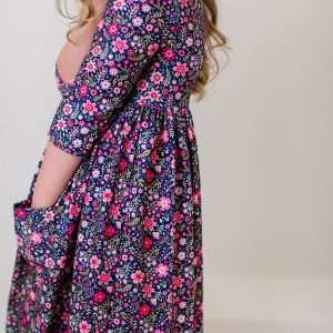 Farm Kleid mit schwingendem Rock – 3/4-Ärmel, Blumenmotiv, Taschen