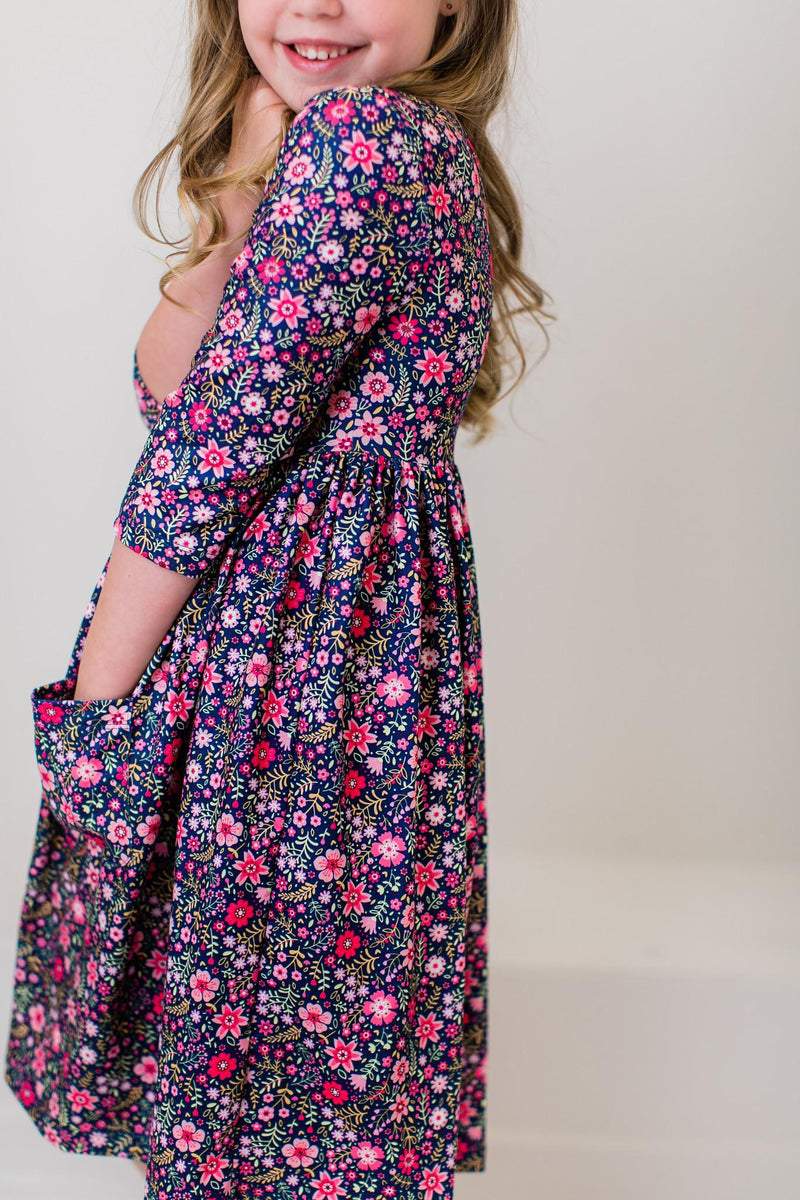 Farm Kleid mit schwingendem Rock – 3/4-Ärmel, Blumenmotiv, Taschen