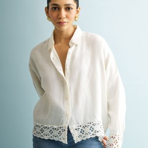 Hemd mit Knopfleiste und Spitze – Offwhite