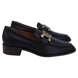 Tod’s Loafer aus schwarzem Leder mit Kettendetail