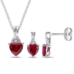 Mimi & Max Herz-Set aus Halskette und Ohrringen mit synthetischen Rubinen und Diamanten aus Sterlingsilber, 3 3/4 ct TGW